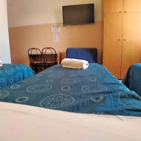 ホテル クレッシー *