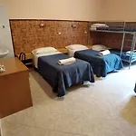 كريسي فندق *
