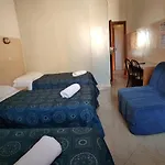 كريسي فندق *